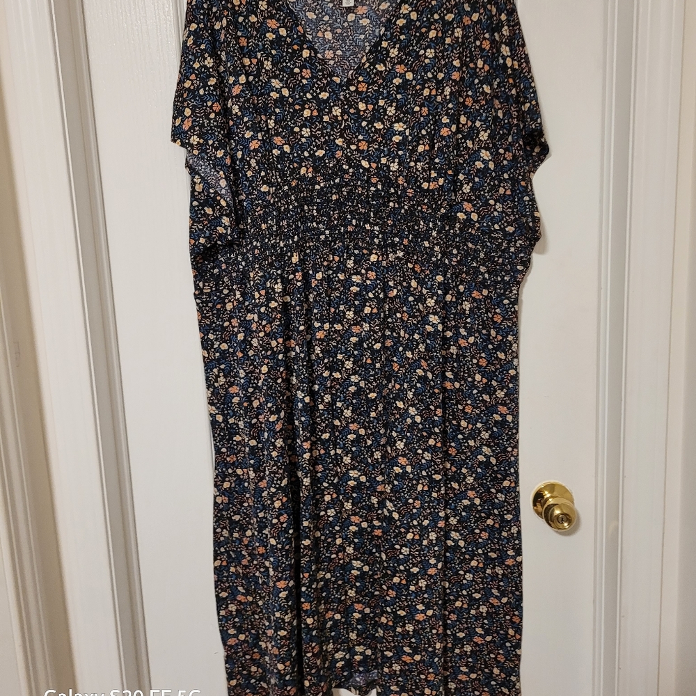 (4X) Black Dress with Pink Flowers